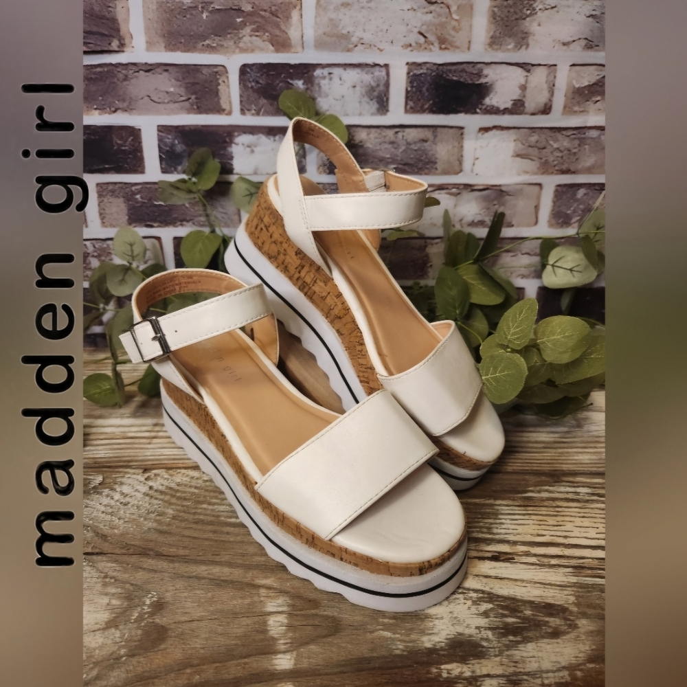 NWOT Madden Girl Lollie/Loll Platform Sandals Size 7.5